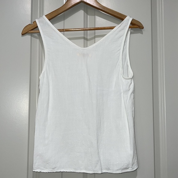 White linen set - Picture 3 of 7